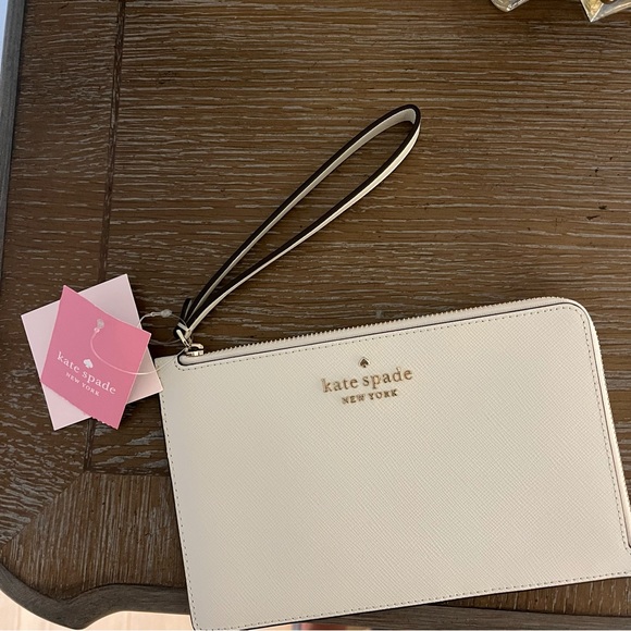 Kate Spade Wristlet - Picture 1 of 4